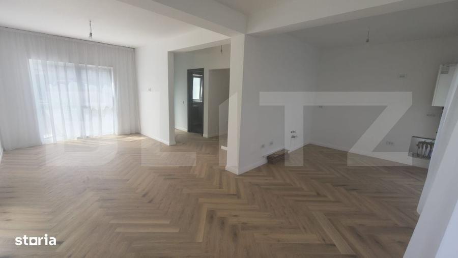 Casă cu 4 camere decomandat în Bosia