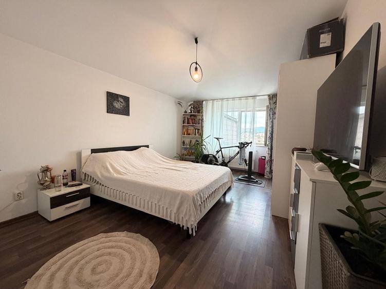 Apartament cu 2 camere semidecomandat, mobilat în Mărăști