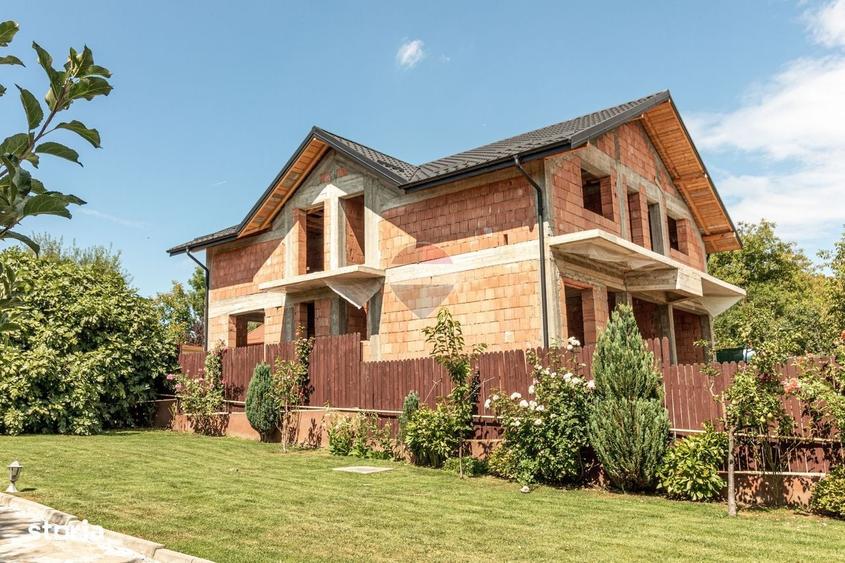 Casă cu 4 camere în Balotești