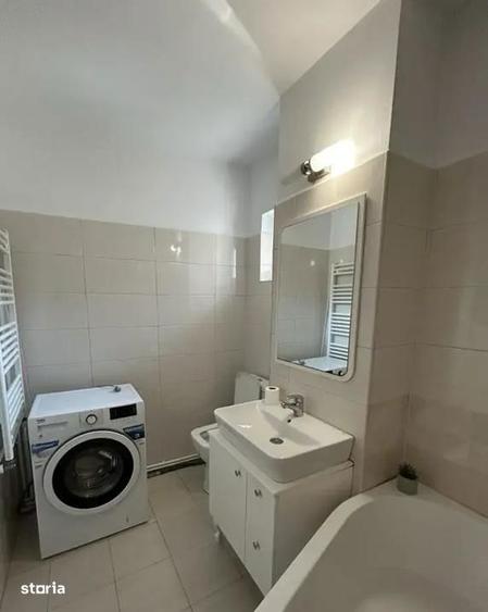Apartament cu 3 camere semidecomandat, mobilat în Berceni