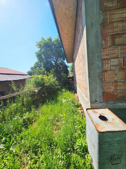 Casă individuală cu 4 camere cu Canalizare în Central
