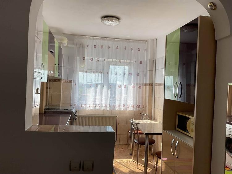 Apartament semidecomandat în Rahova