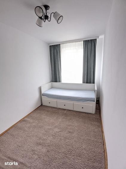 Apartament cu 3 camere semidecomandat în Central
