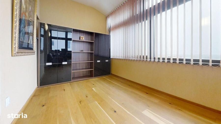 Apartament cu 4 camere în Central