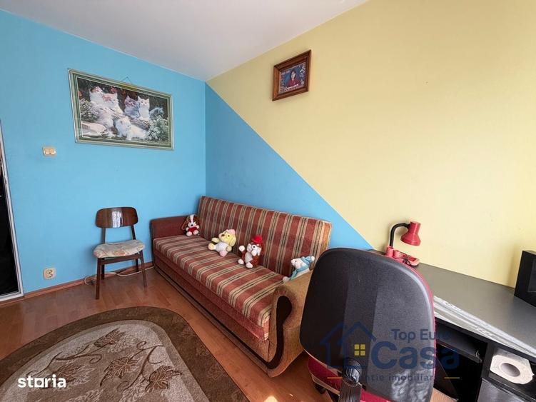 Apartament cu 4 camere decomandat în Central