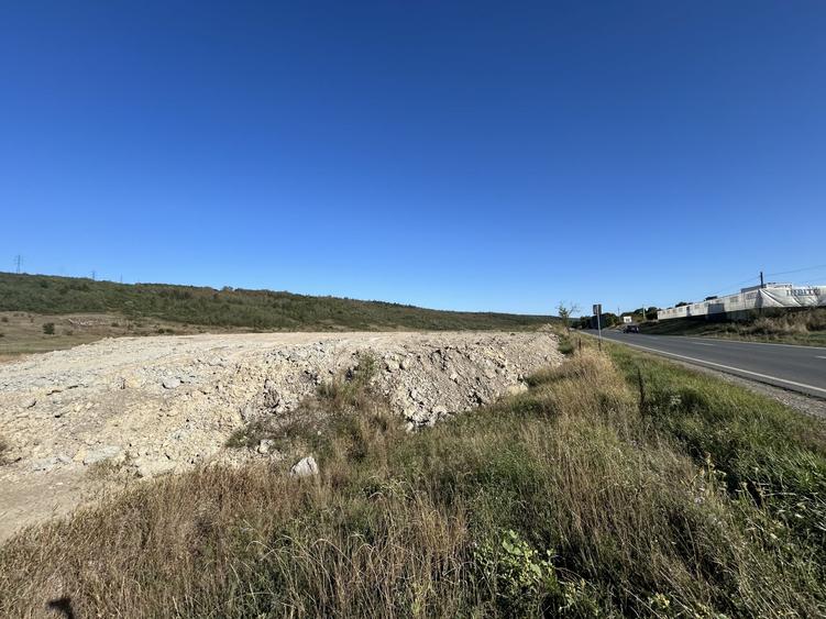 Teren Construcții intravilan de 7527 mp, în Popricani