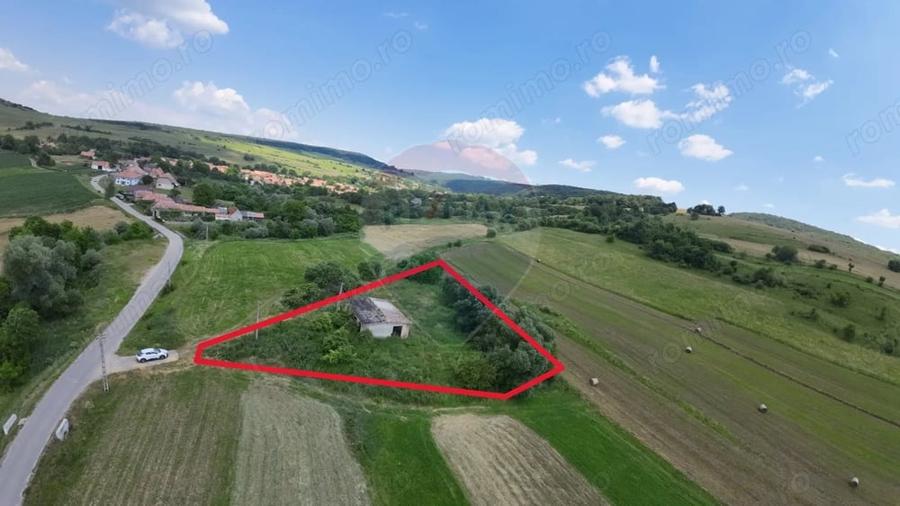 Teren de 2539 mp, în Feleag