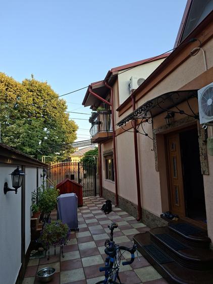 Casă cu 3 camere în Central