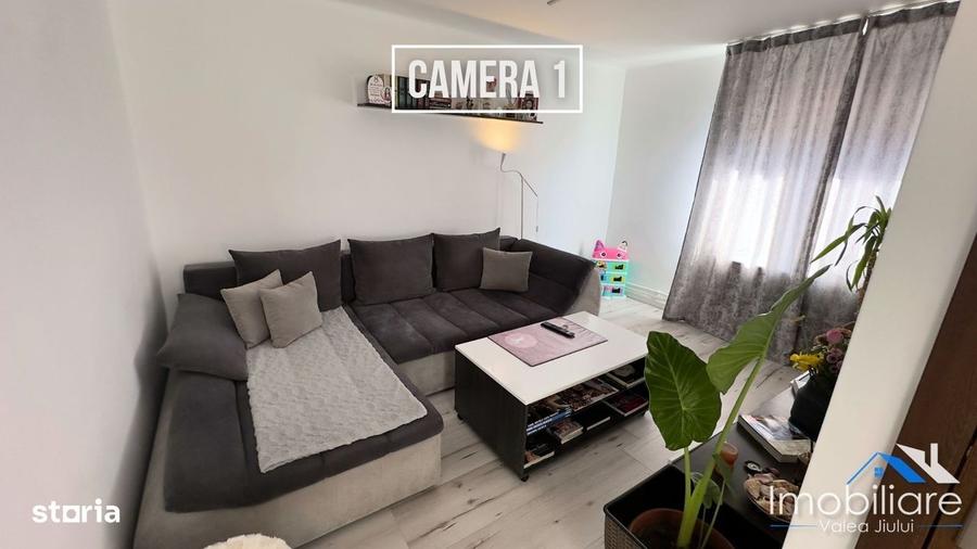 Casă cu 4 camere cu Teren 2700 Mp în Central