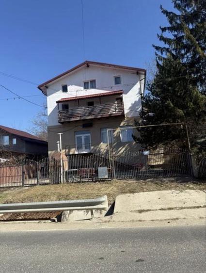Casă cu 4 camere în Lunca Frumoasă