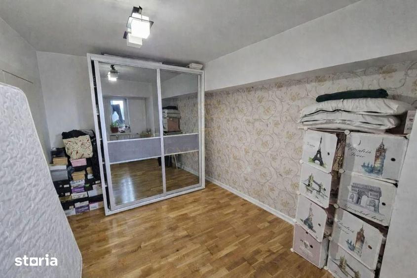 Apartament cu 3 camere decomandat în Decebal