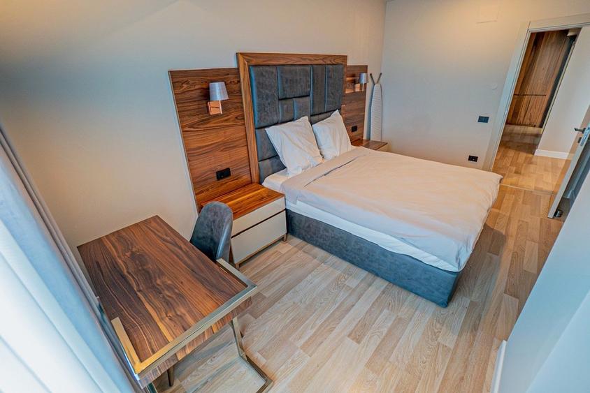 Apartament cu 3 camere decomandat în Universitate