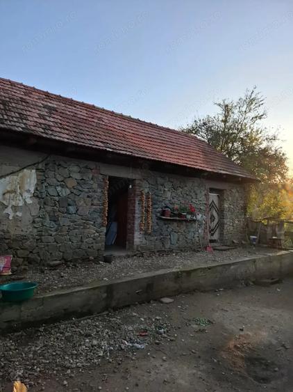 Casă cu 3 camere cu Teren 1200 Mp în Goruia