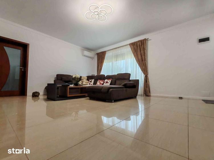 Casă cu 5 camere cu Teren 390 Mp în Central