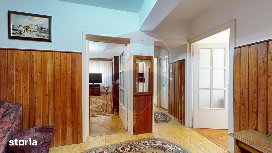 Apartament cu 3 camere decomandat în Eroilor