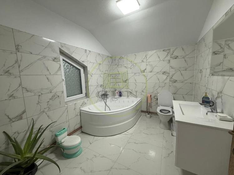 Casă individuală cu 3 camere cu Canalizare în Cârcea