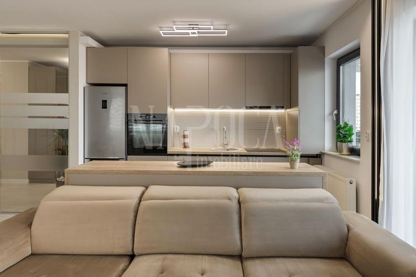 Apartament cu 4 camere semidecomandat, mobilat în Zorilor