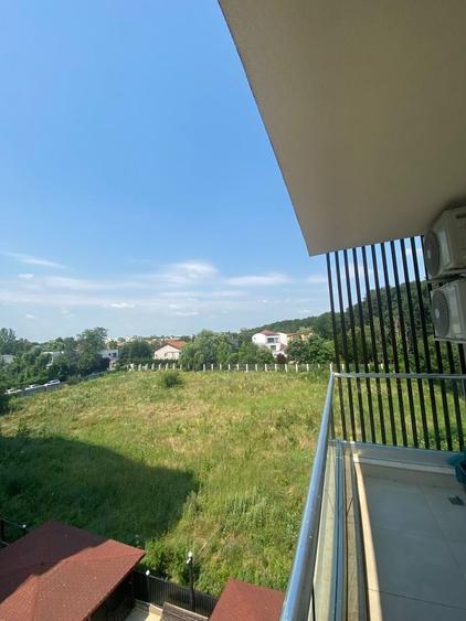 Apartament cu 3 camere decomandat, mobilat în Iancu Nicolae