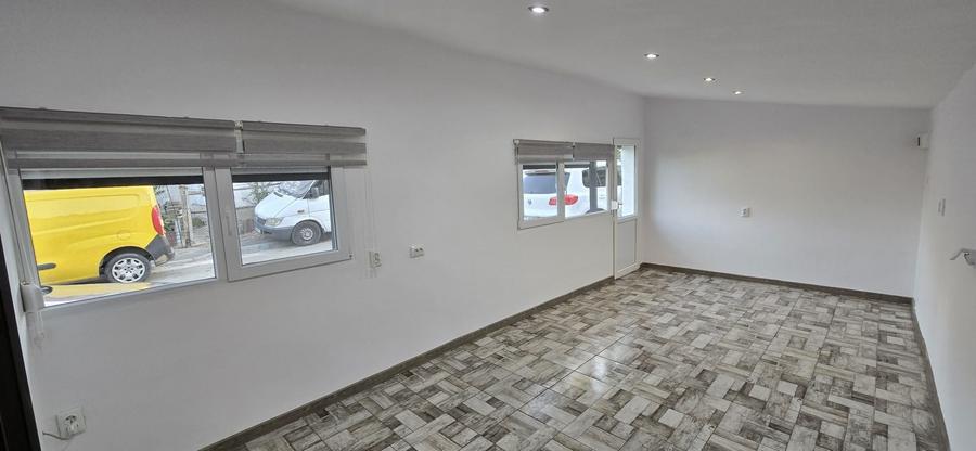 Spațiu comercial, de 23 mp, în Central