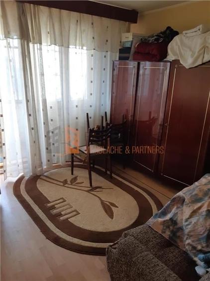 Apartament cu 3 camere decomandat în Dorobanți 1