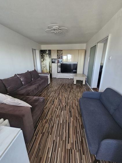 Apartament cu 4 camere semidecomandat în Central