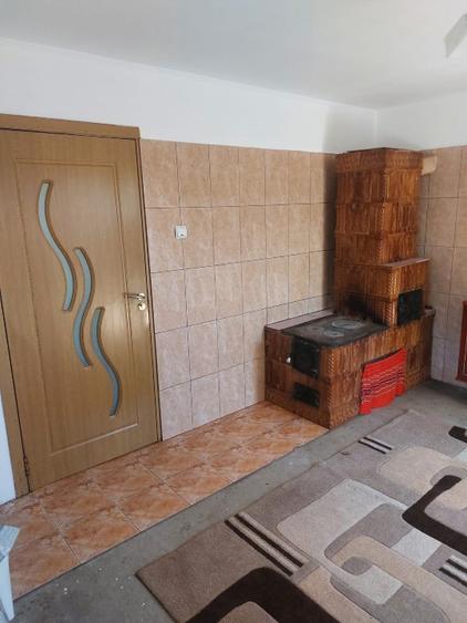 Casă individuală cu 2 camere cu Teren 3900 Mp în Braniștea