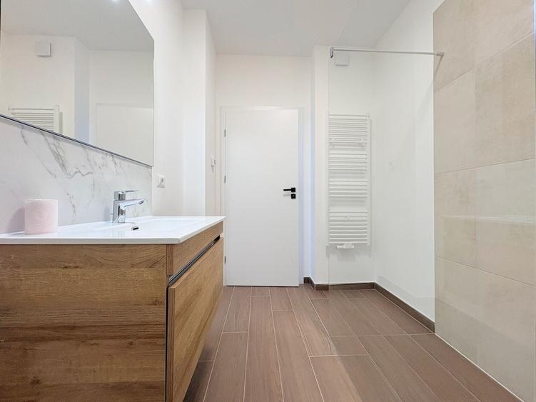 Apartament cu 2 camere decomandat, mobilat în Torontalului