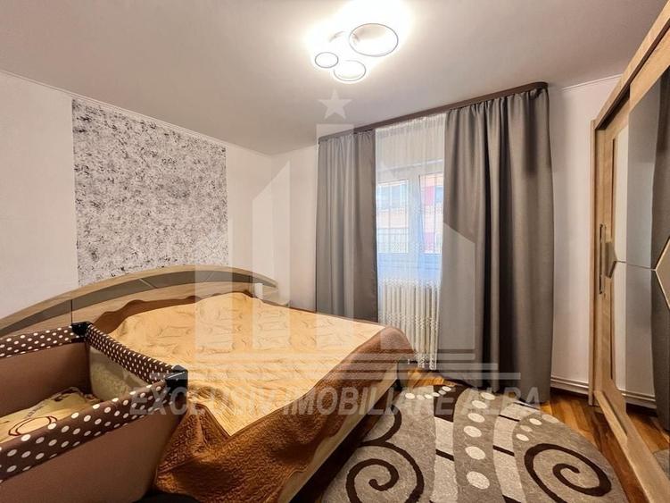 Apartament cu 3 camere semidecomandat în Cetate