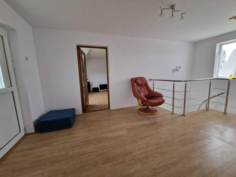 Casă cu 4 camere în Coțofănești
