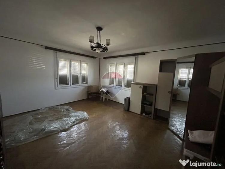 Casă cu 4 camere cu Teren 421 Mp în Progresul
