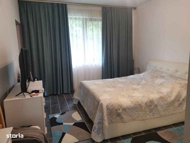 Casă cu 4 camere în Bascov