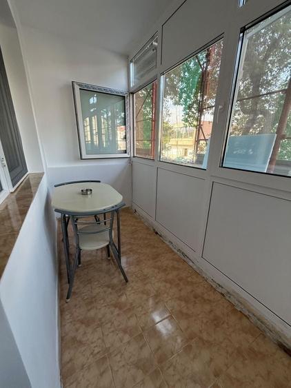 Apartament cu 3 camere decomandat în Micro 6