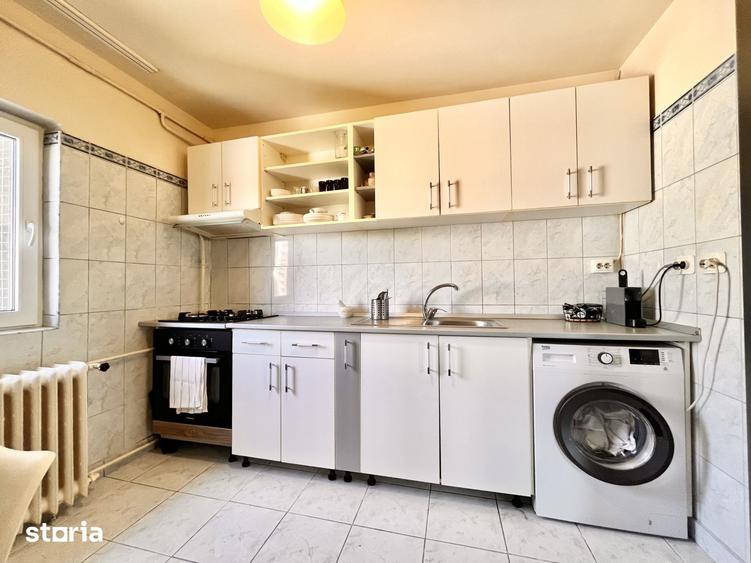 Apartament cu 2 camere decomandat în Văcăresti