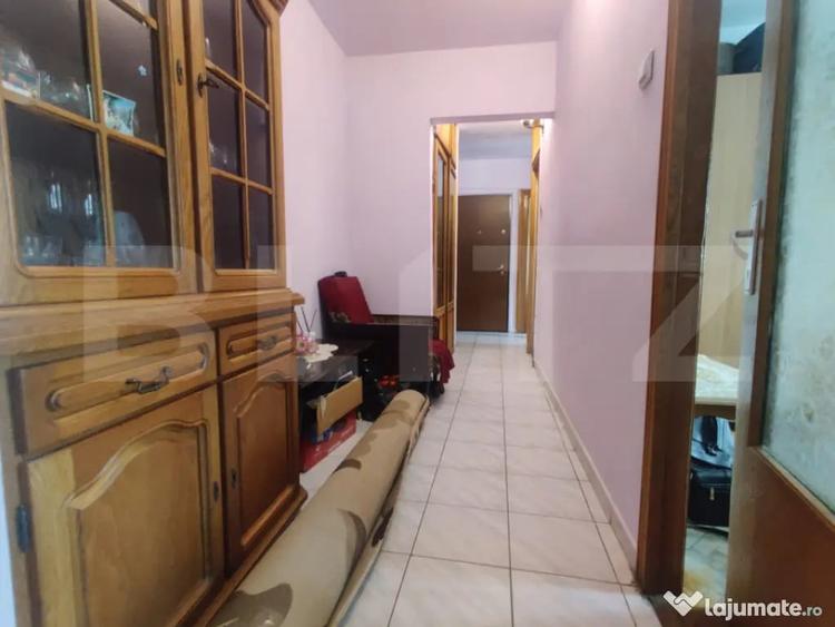 Apartament cu 3 camere decomandat în Central