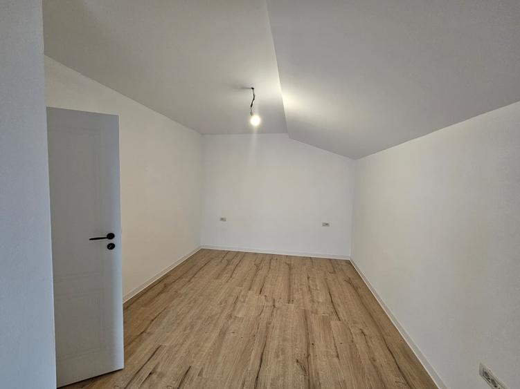Duplex cu 3 camere cu Teren 255 Mp în Moșnița Veche