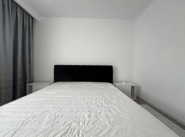 Apartament cu 3 camere decomandat în Exterior Vest