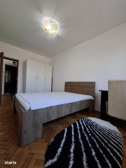 Apartament cu 3 camere decomandat în Gruia