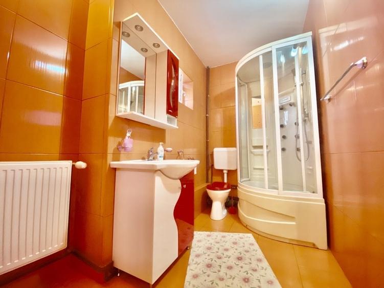 Casă cu 4 camere cu Canalizare în Micro 4