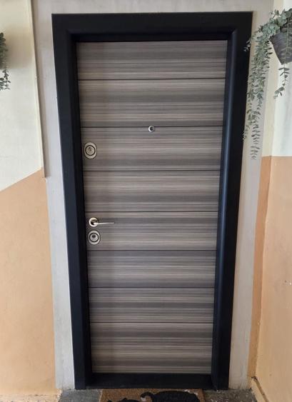 Apartament cu 3 camere decomandat, mobilat în Dâmbovița