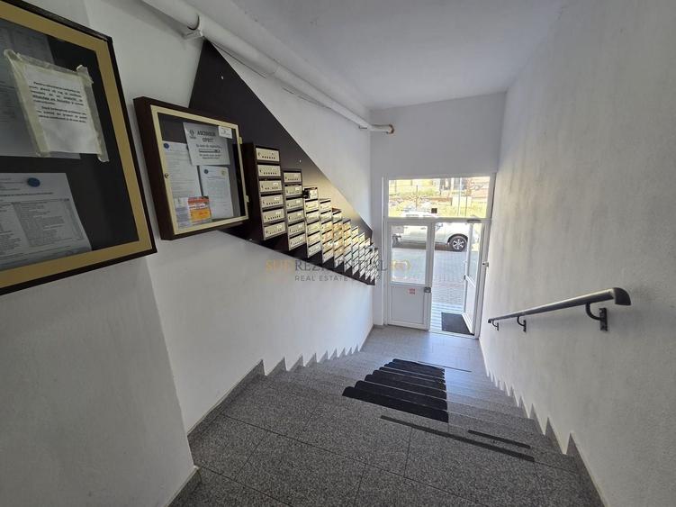 Apartament cu 2 camere decomandat, mobilat în Sud