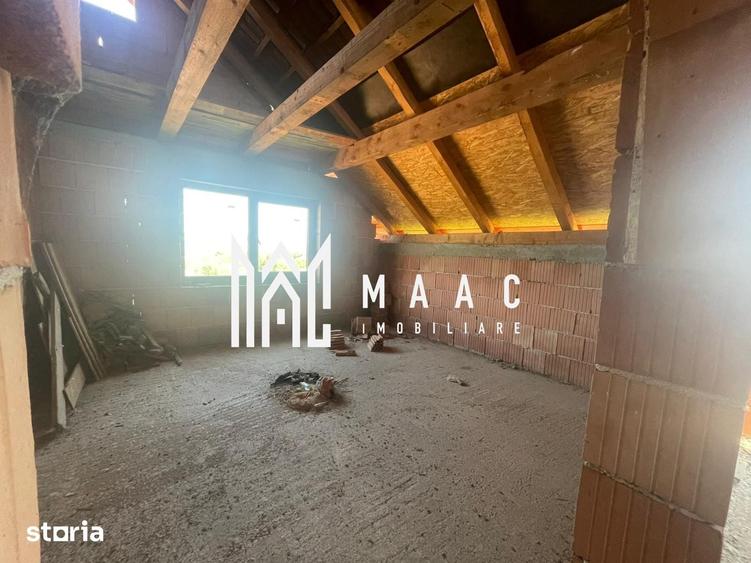 Casă cu 5 camere cu Teren 300 Mp în Cristian