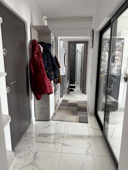 Apartament cu 2 camere decomandat în Rusu de Jos
