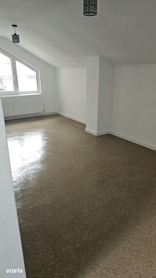 Casă cu 5 camere cu Teren 436 Mp în Central