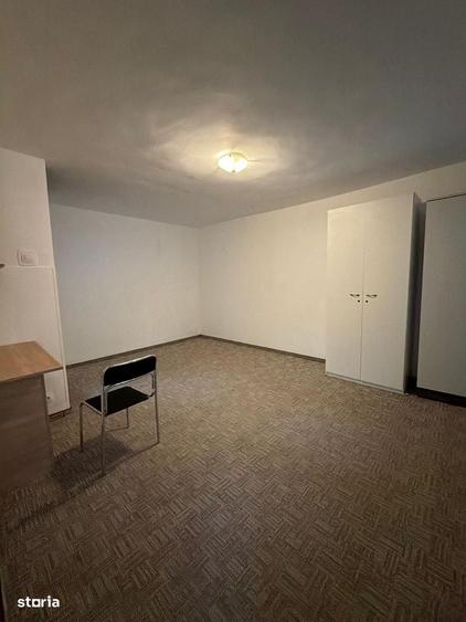 Garsonieră decomandată în 13 Septembrie