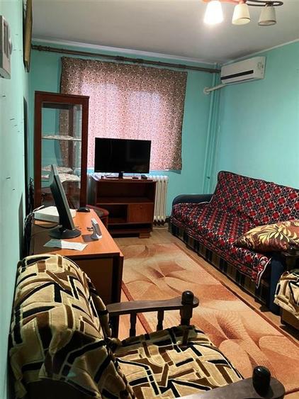 Apartament cu 2 camere semidecomandat, mobilat în Podu Roș