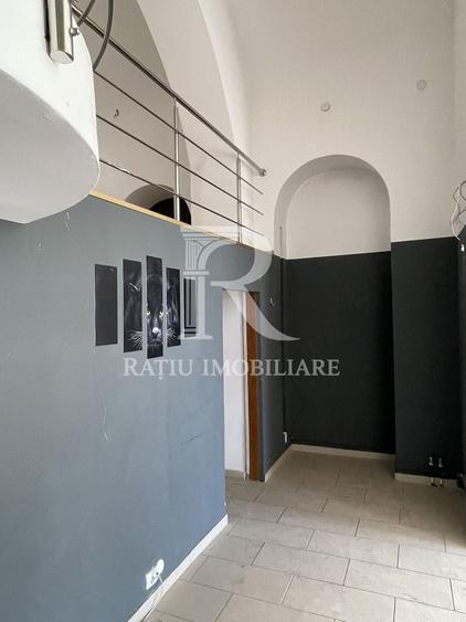 Spațiu comercial, de 59.400001525879 mp, în Central