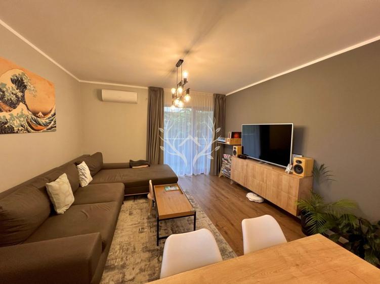 Apartament cu 3 camere semidecomandat, mobilat în Europa