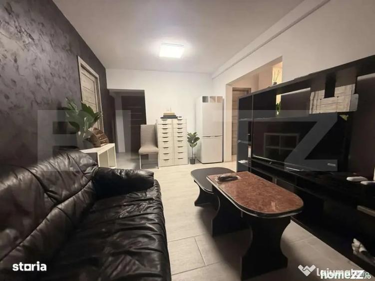 Apartament cu 5 camere decomandat în Micro 3