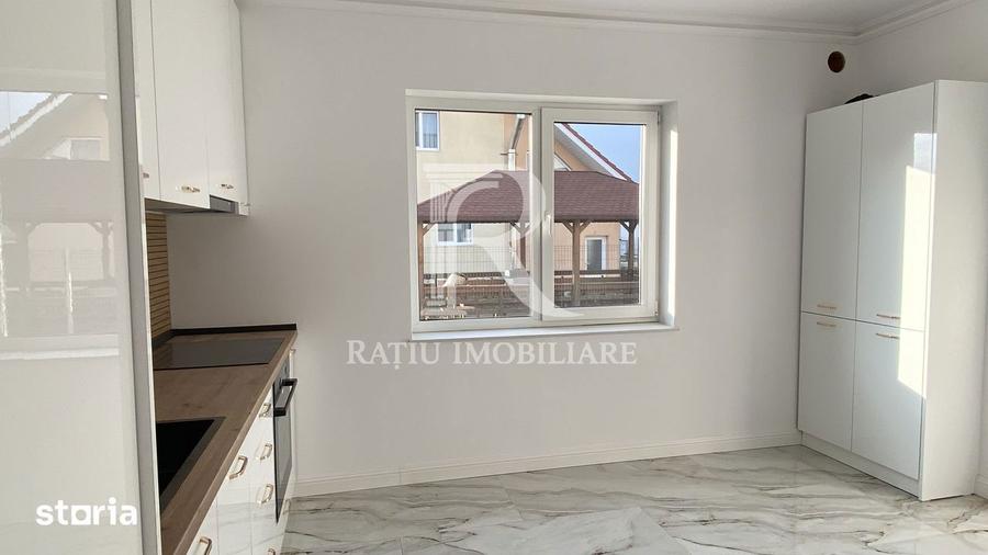 Casă cu 4 camere cu Teren 928 Mp în Sânmartin