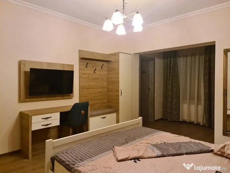 Casă cu 7 camere cu Teren 300 Mp în Faleză